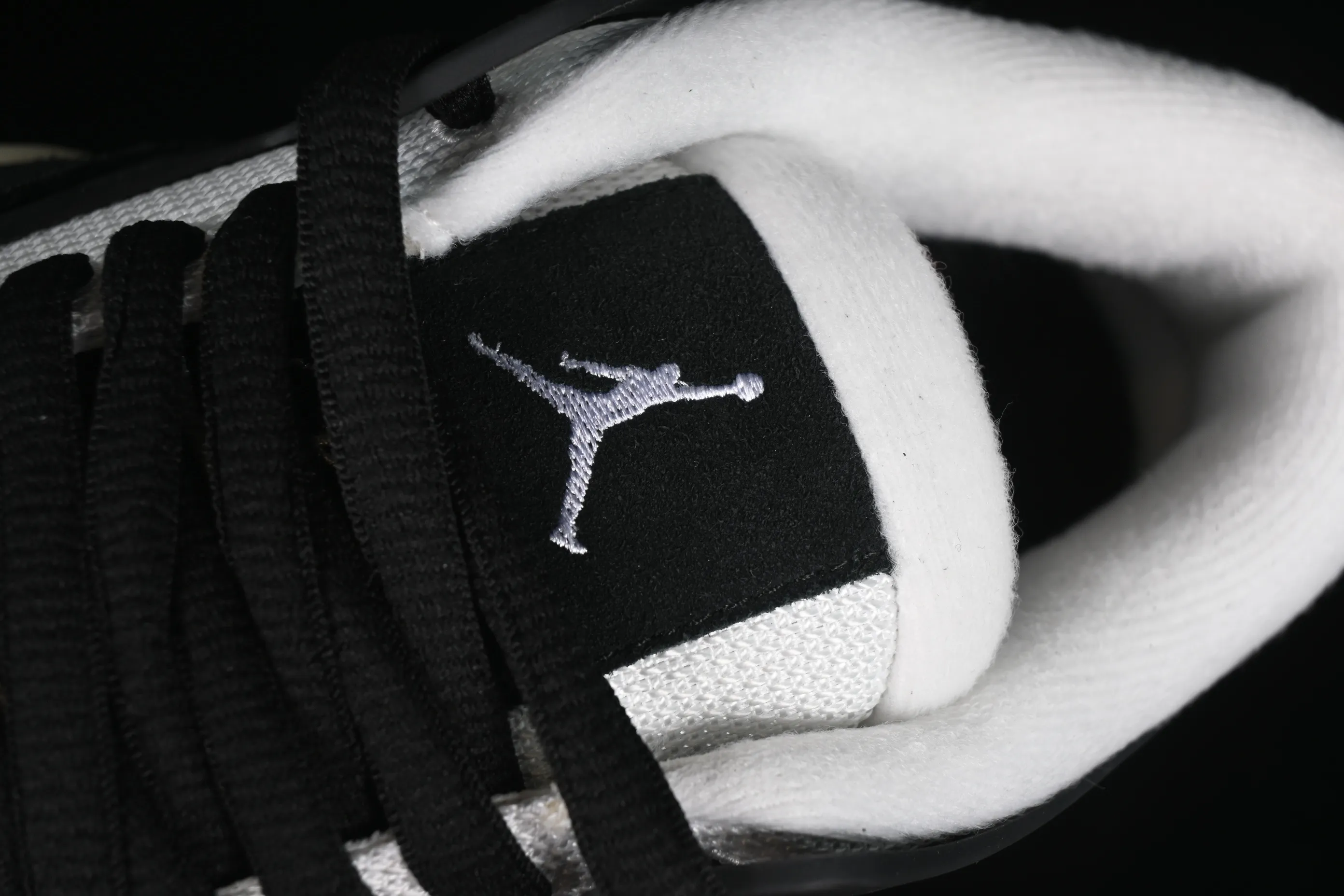 All categories Air Jordan Jordan series basketball shoes Air Jordan 4 DT version Air Jordan 4 "Remastered" AJ4 Joe 4 low-top retro basketball shoes FQ7939-100